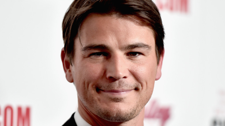 Josh Hartnett in un papillon