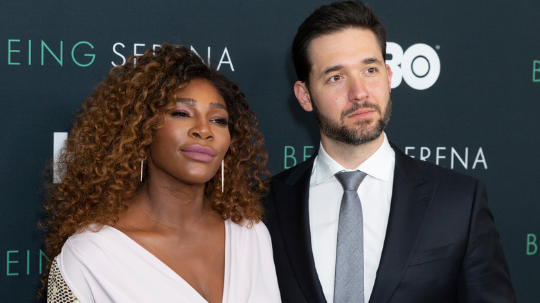 Tappeto rosso di Alexis Ohanian e Serena Williams 