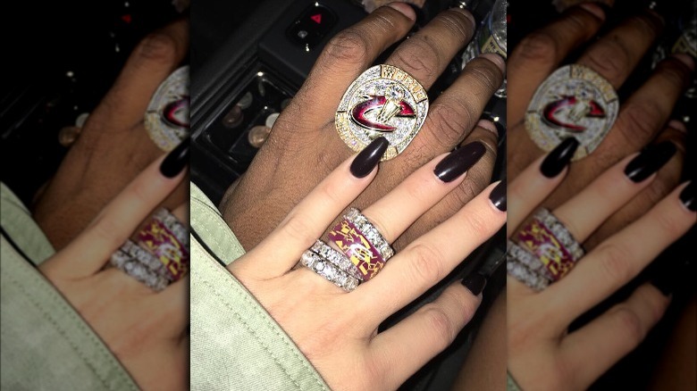 Gli anelli di Tristan Thompson e Khloe Kardashian