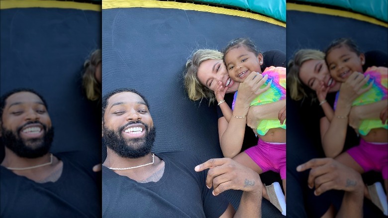 Tristan Thompson, Khloe Kardashian, True Thompson sorridente