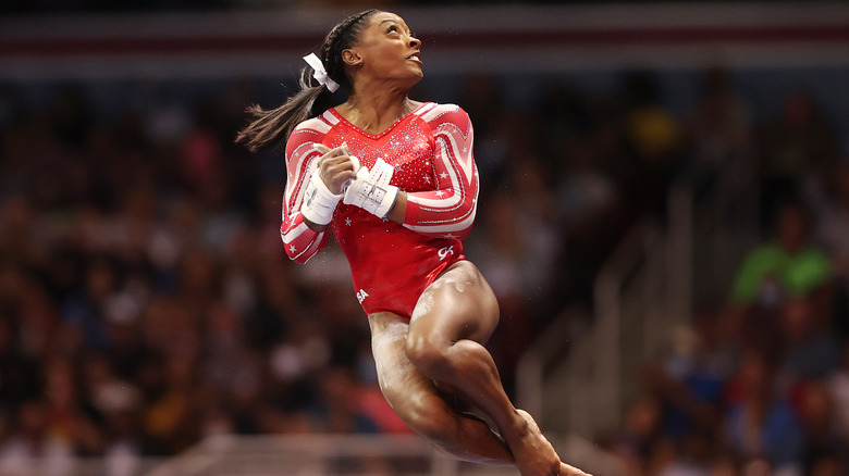 Simone Biles durante le prove olimpiche statunitensi US