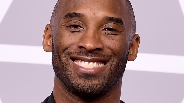 Kobe Bryant sorride