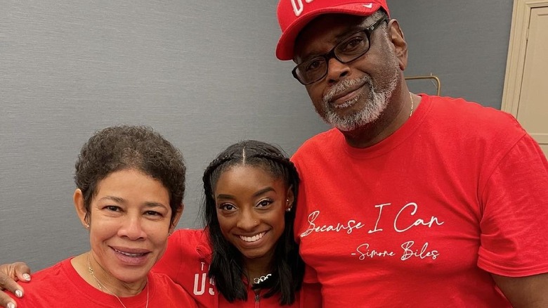 Simone Biles con i genitori Nellie e Ron