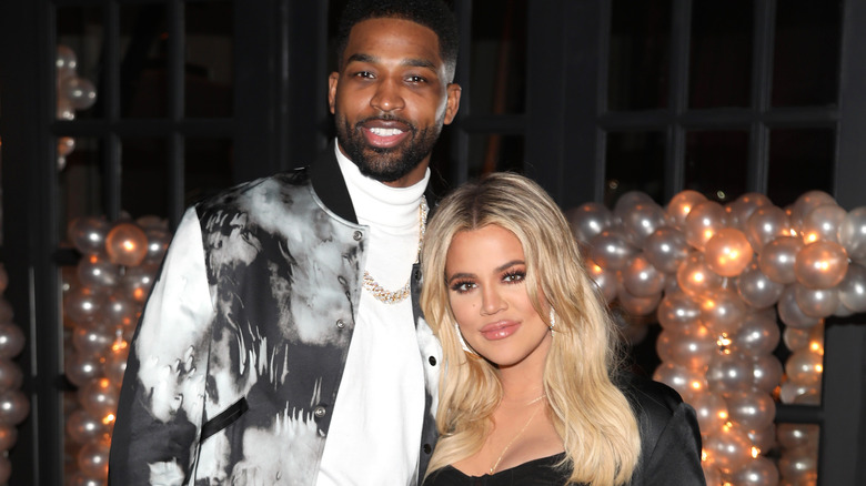 Khloe Kardashian posa con Tristan Thompson