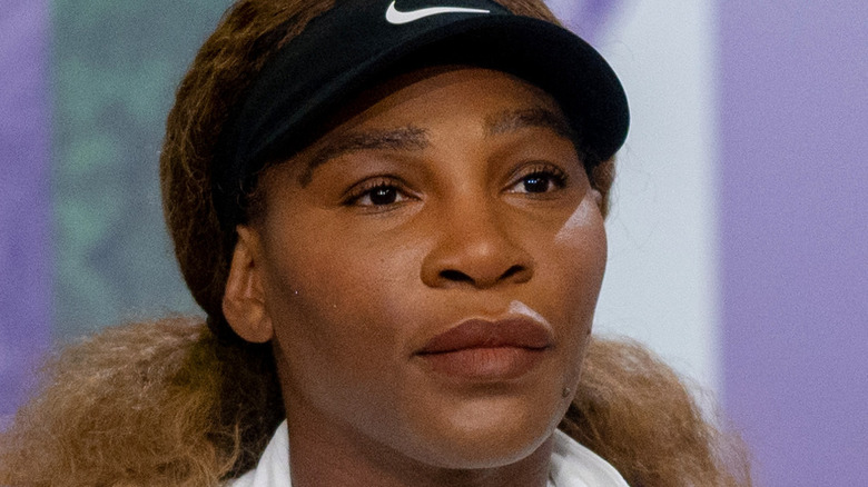 Serena Williams gioca a tennis