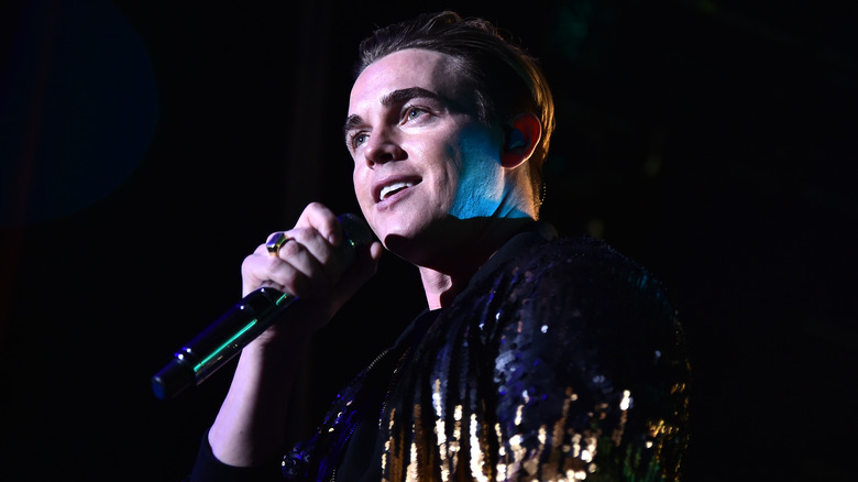 Jesse McCartney canta nel 2019