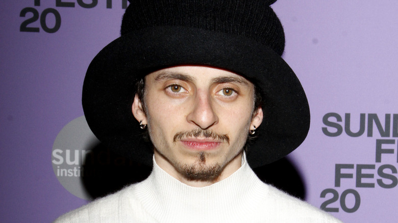 Moises Arias in posa al Sundance nel 2020