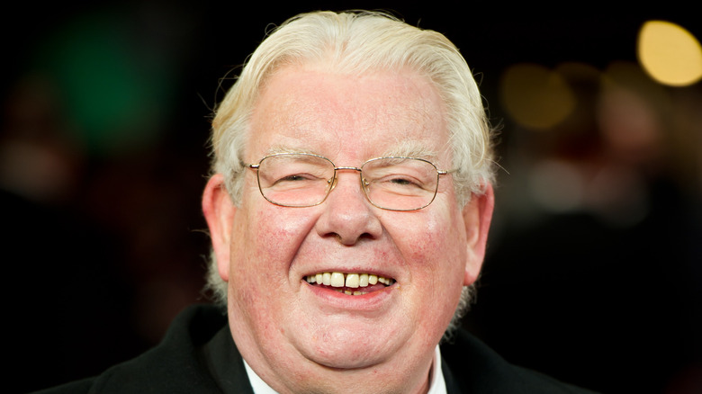 Richard Griffiths sorridente