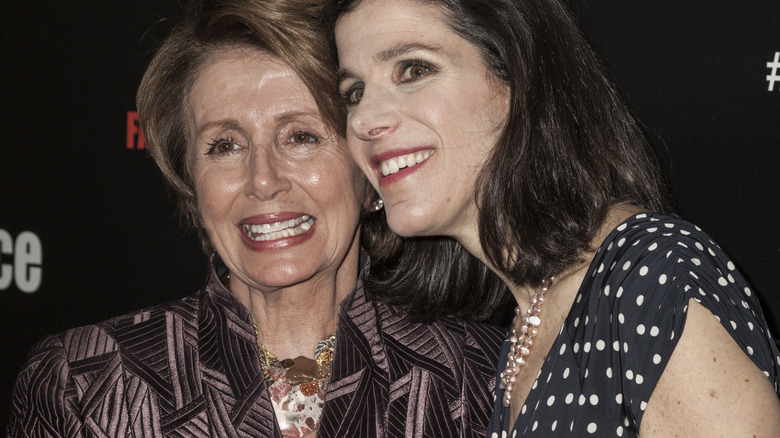 Nancy Pelosi, Alexandra Pelosi sorridenti