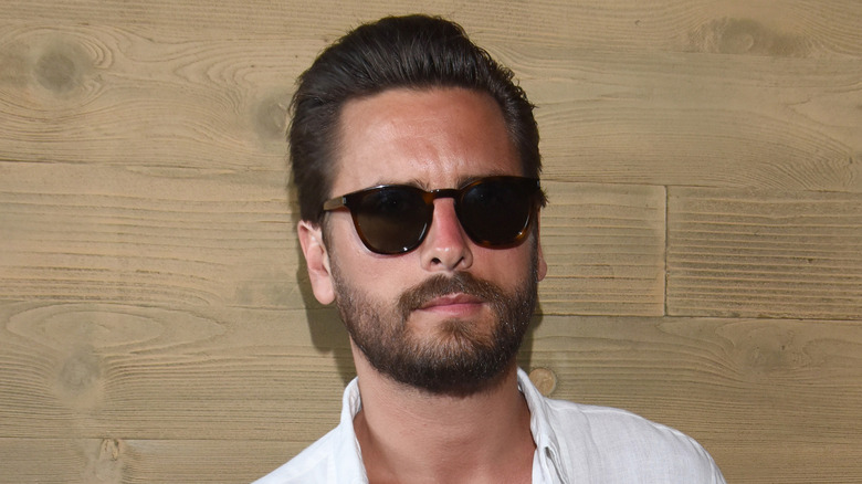 Scott Disick con gli occhiali da sole