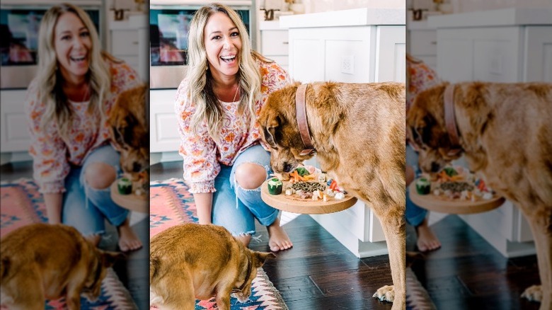 Haylie Duff in posa con il suo cane