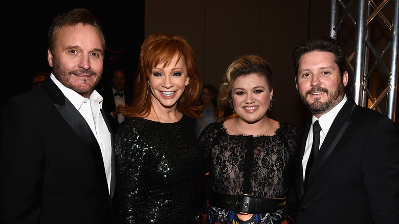 Narvel Blackstock, Reba McEntire, Kelly Clarkson e Brandon Blackstock