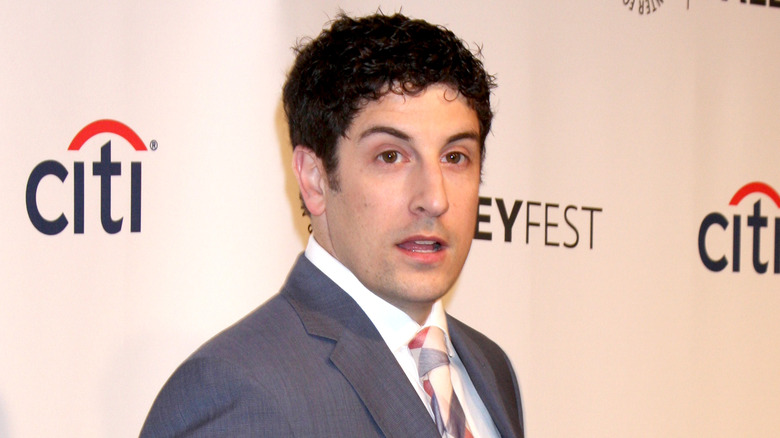 Bocca aperta di Jason Biggs 