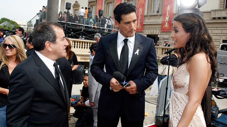 Mario Lopez intervista Marisol Nichols sul red carpet