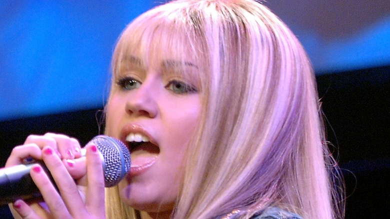 Miley Cyrus canta come Hannah Montana