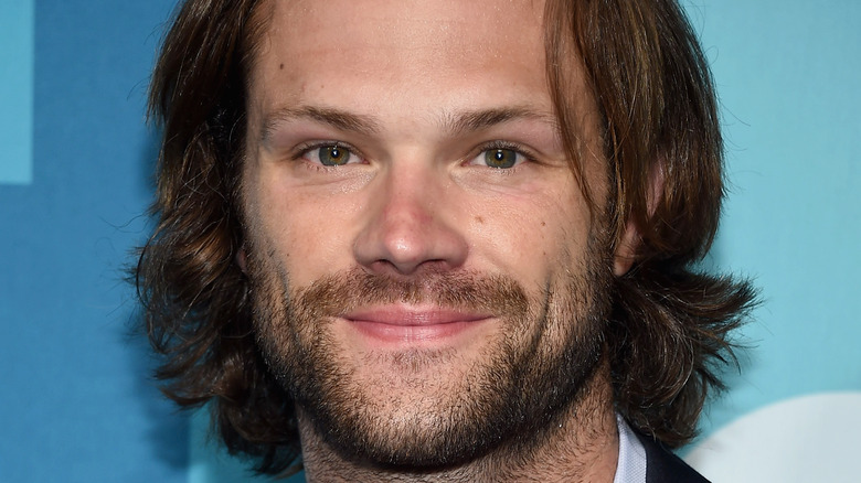 Jared Padalecki posa in completo