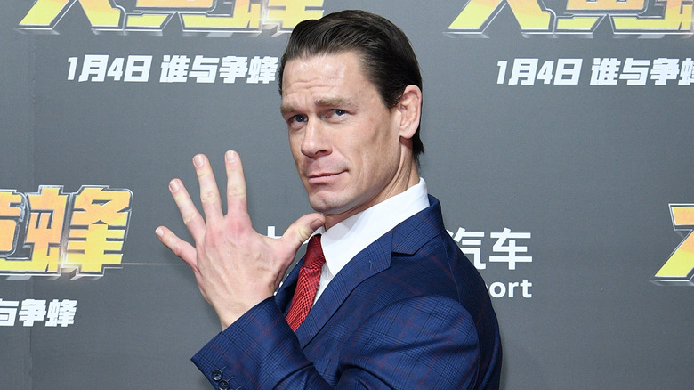 John Cena in posa sul red carpet