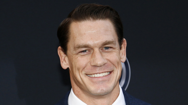 John Cena con un grande sorriso