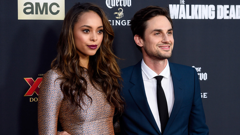 Amber Stevens e Andrew J. West