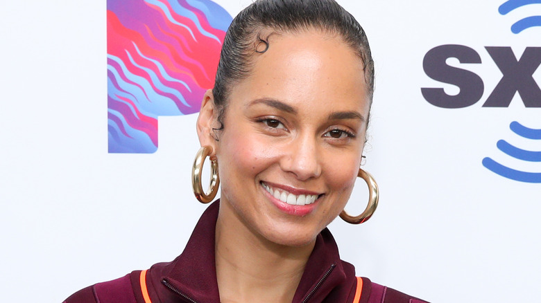 Alicia Keys sorride sul red carpet