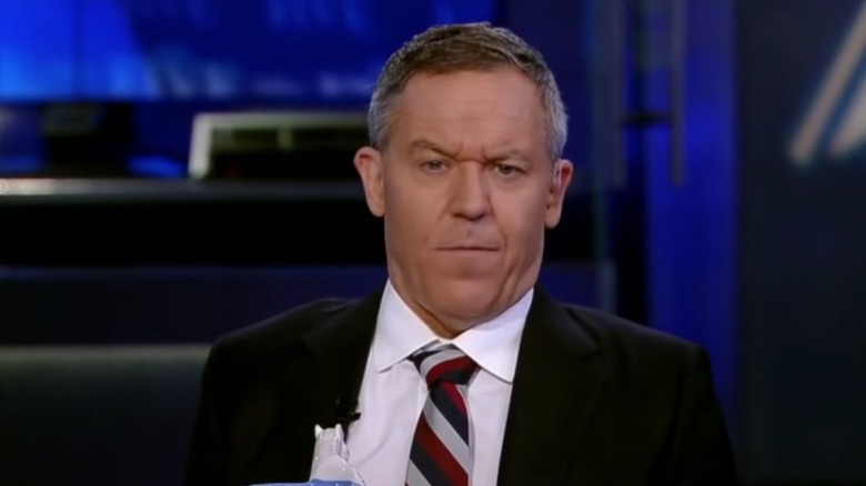 Greg Gutfeld deve fare pipì