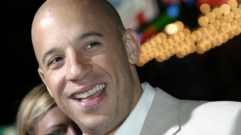 Vin Diesel sorride alla prima di un film