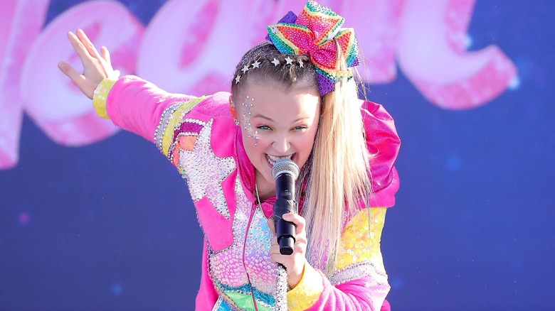 JoJo Siwa si esibisce all'evento 