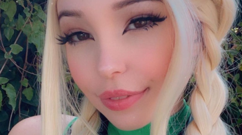 Belle Delphine sorridenti