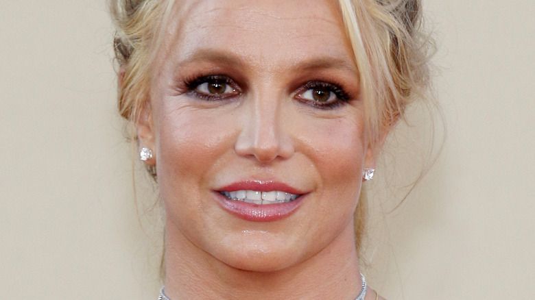  Britney Spears sorride