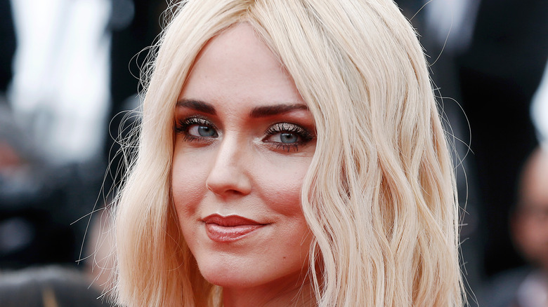 Chiara Ferragni sorride a Cannes