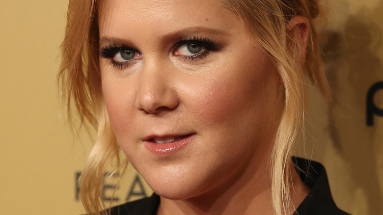 Amy Schumer sorride 