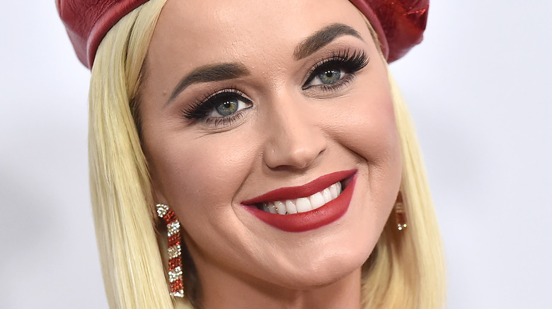 Katy Perry sorridente