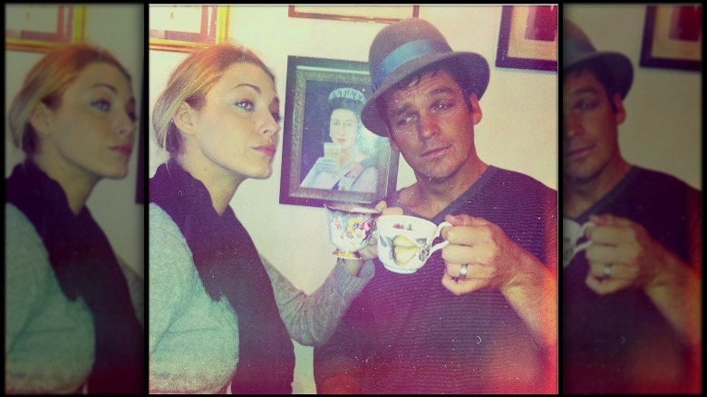 Blake Lively beve il tè con Bart Johnson