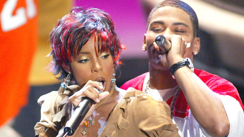 Kelly Rowland si esibisce con Nelly