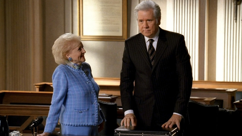 Betty White e John Larroquette in "Boston Legal"