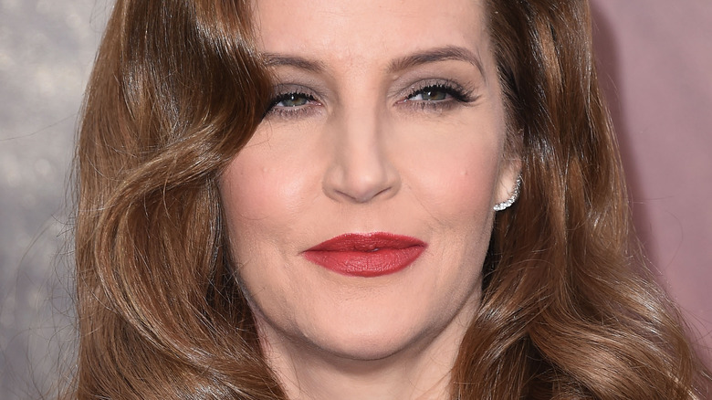 Rossetto rosso Lisa Marie Presley