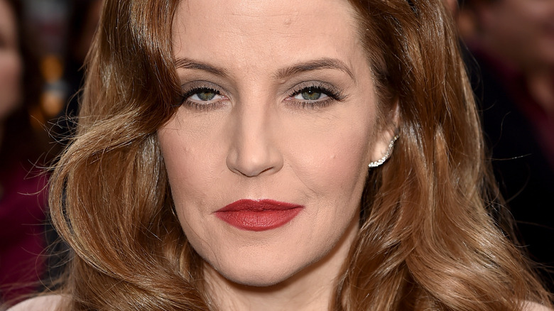 Rossetto rosso Lisa Marie Presley