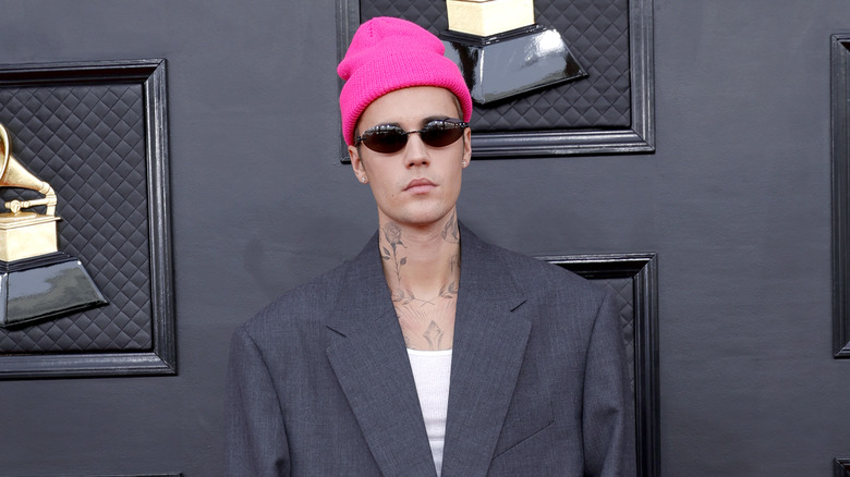 Justin Bieber in berretto rosa