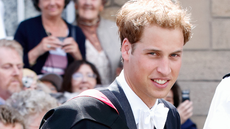 Il principe William indossa insegne