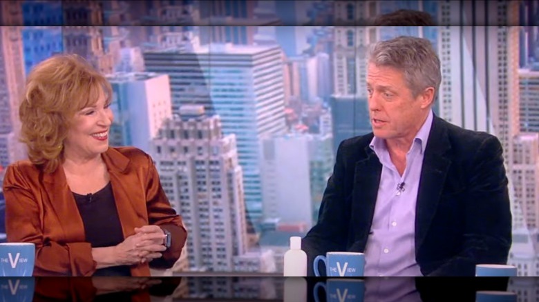Joy Behar e Hugh Grant in "The View"