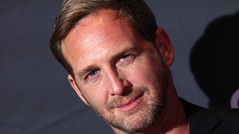 Josh Lucas in posa per le telecamere