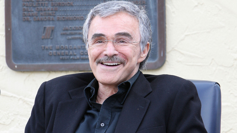 Burt Reynolds sorride a West Palm Beach nel 2010