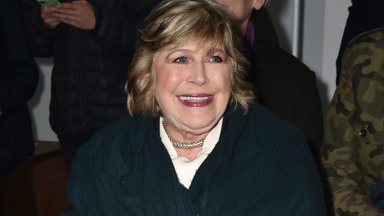 Marianne Faithfull sorride a Parigi nel 2020