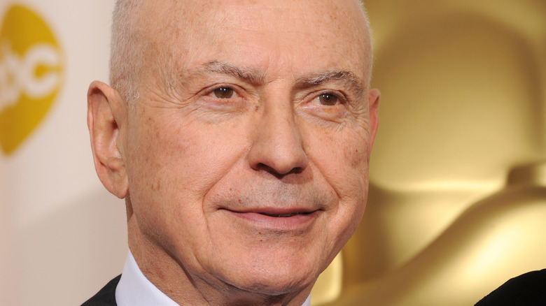 Alan Arkin sorride