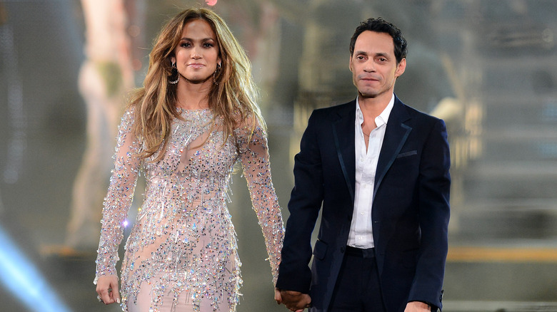 Jennifer Lopez e Marc Anthony si tengono per mano