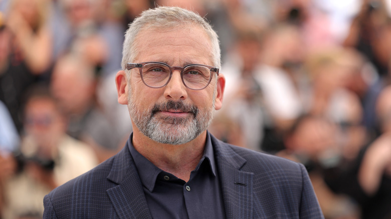 Steve Carell sorride