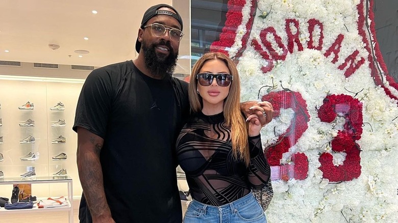 Marcus Jordan, Larsa Pippen si tengono per mano