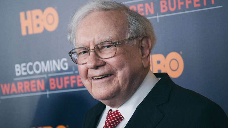 Warren Buffet che sorride