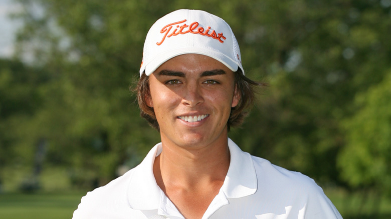 Rickie Fowler sorride