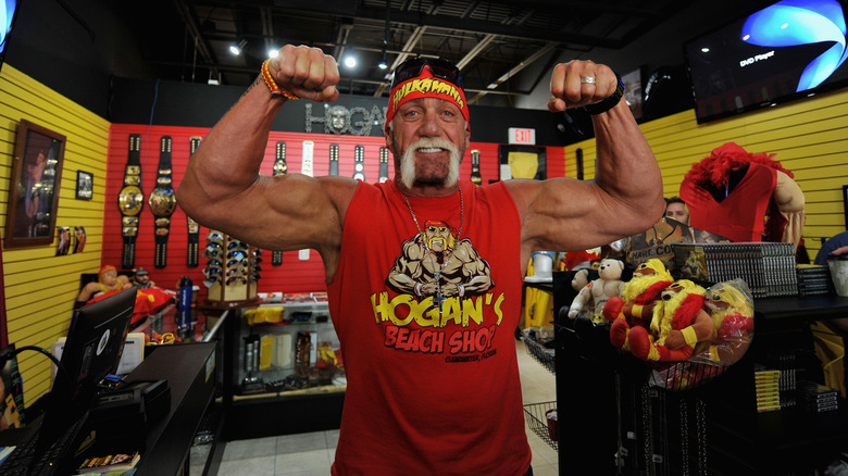 Hulk Hogan nel suo negozio